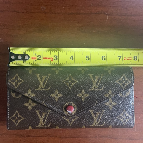 Louis Vuitton wallet - Picture 11 of 12